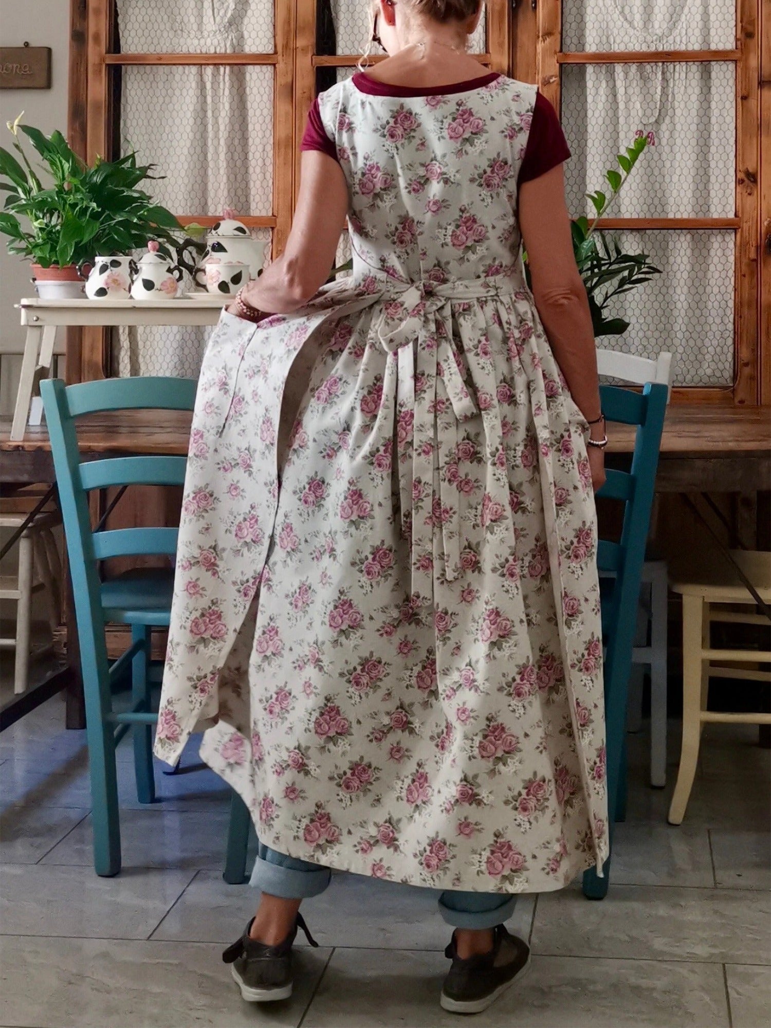 Cotton Apron with Roses and White Flowers