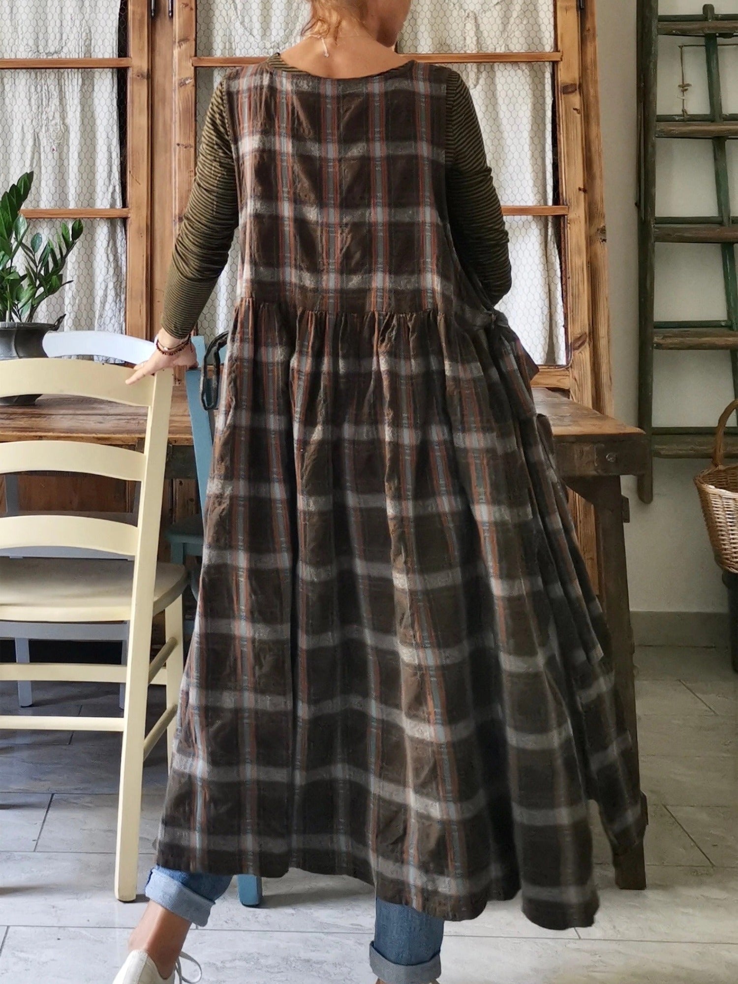 Brown Tartan Apron with Pockets