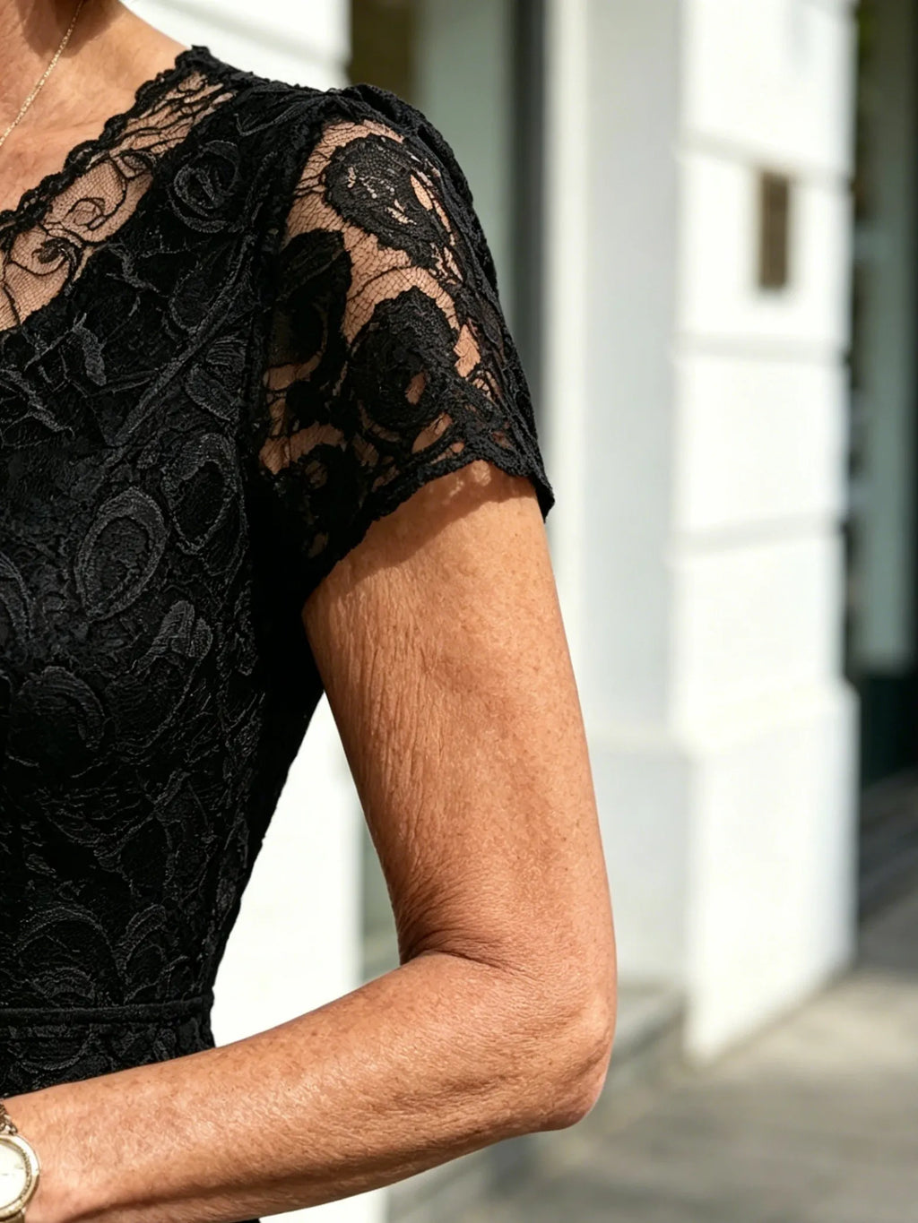Lace short-sleeve black dress, slimming plus-size women's mid-length skirt that covers the tummy, A-line skirt